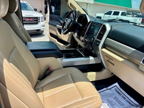 Used 2020 Ford F350 Lariat w/ Lariat Value Package AWD/4WD image 17