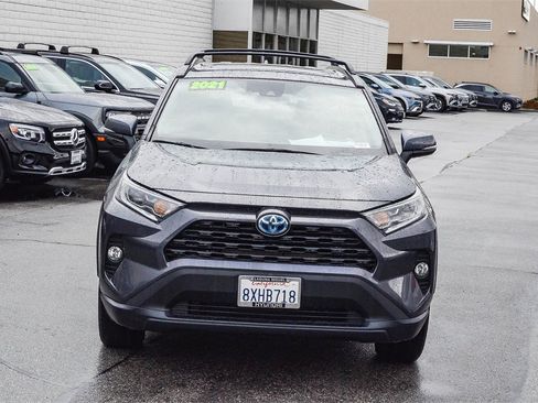 Used 2021 Toyota RAV4 XLE Premium image 2