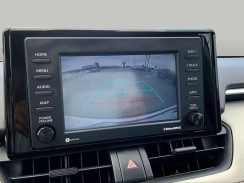 Used 2021 Toyota RAV4 XLE FWD image 29