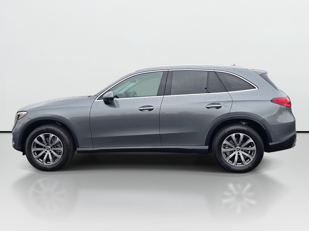 Used 2023 Mercedes-Benz GLC 300 4MATIC w/ Exclusive Trim Package image 2