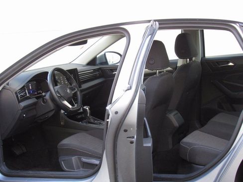 Used 2025 Volkswagen Jetta S image 11