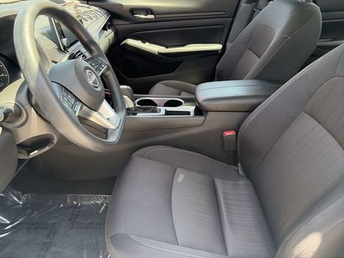 Used 2024 Nissan Altima 2.5 SV FWD image 18