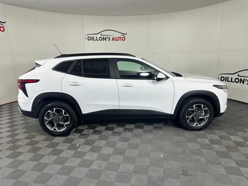 Used 2024 Chevrolet Trax LT w/ Driver Confidence Package FWD image 7