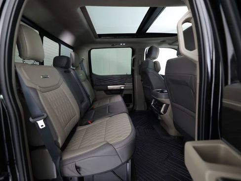 Used 2025 Ford F250 Platinum w/ Platinum Plus Package AWD/4WD image 12