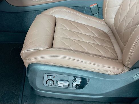 New 2026 BMW X5 xDrive50e w/ Climate Comfort Package image 21