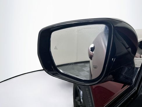 Used 2023 Jeep Grand Cherokee L Laredo image 16