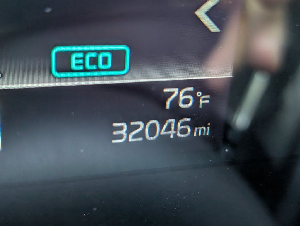 Used 2025 Kia Niro EX FWD image 31