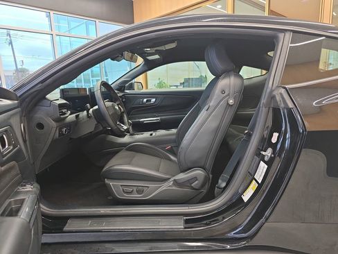 Used 2024 Ford Mustang Coupe image 13