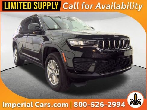 Used 2025 Jeep Grand Cherokee Laredo X AWD/4WD image 1