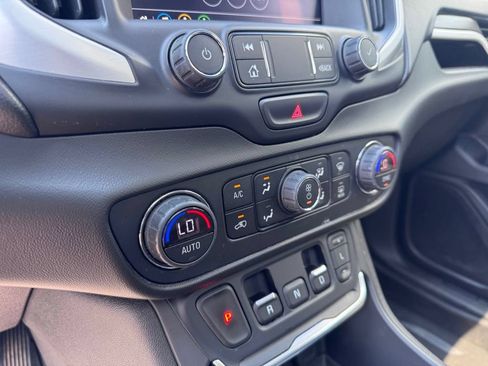 Used 2019 GMC Terrain SLT w/ Preferred Package AWD/4WD image 17