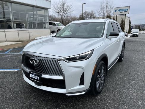 New 2026 INFINITI QX60 Luxe image 4