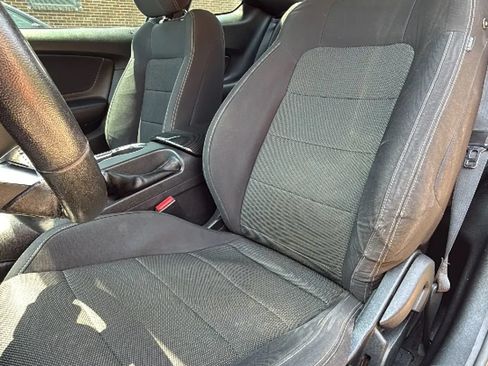 Used 2016 Ford Mustang Coupe RWD image 20
