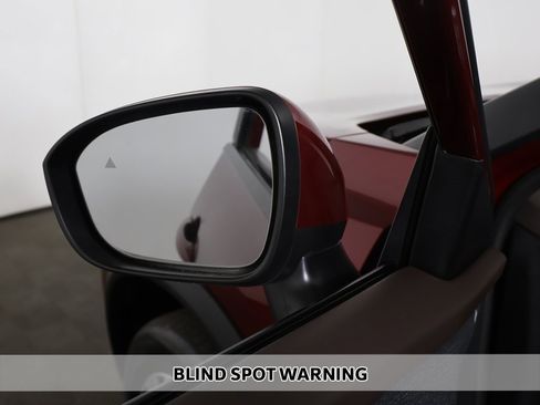 Used 2023 Nissan Rogue SV image 4