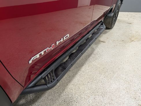 Used 2024 GMC Sierra 2500 AT4 w/ Technology Package AWD/4WD image 9