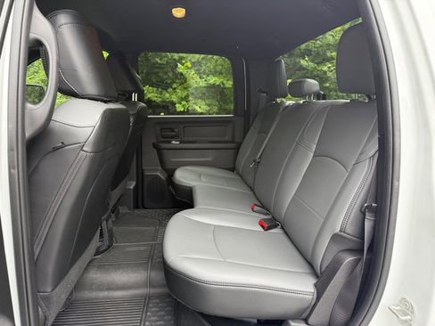 Used 2024 RAM 3500 Tradesman w/ Chrome Appearance Group image 15