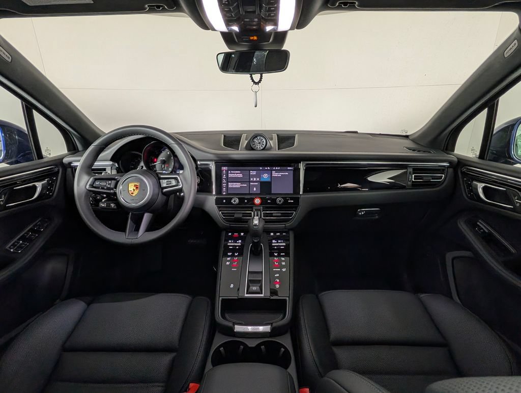 Certified 2026 Porsche Macan AWD/4WD image 20
