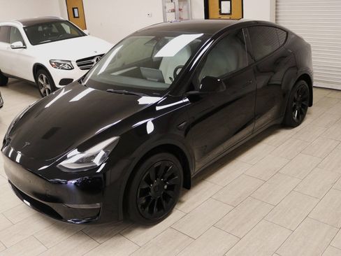 Used 2023 Tesla Model Y Long Range AWD/4WD image 99