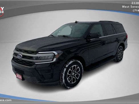 Used 2024 Ford Expedition XLT image 1