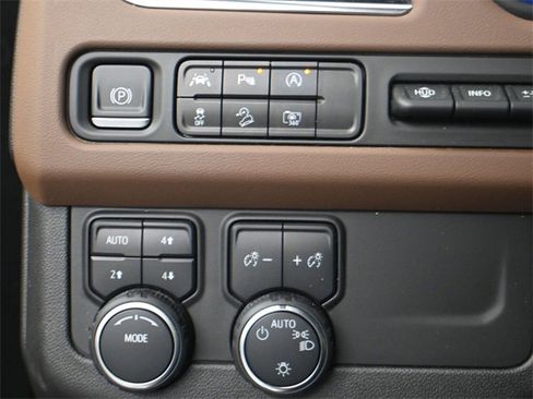 Used 2023 Chevrolet Tahoe High Country image 14