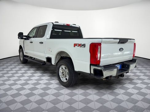 Used 2025 Ford F250 XLT w/ FX4 Off-Road Package AWD/4WD image 3