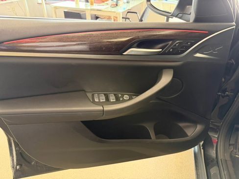 Used 2025 BMW X4 xDrive30i AWD/4WD image 44