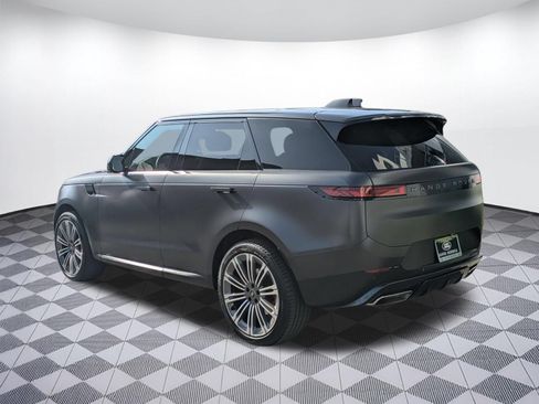 Used 2024 Land Rover Range Rover Sport SE AWD/4WD image 3