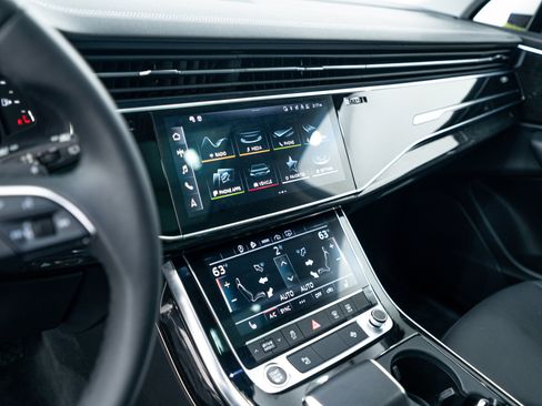 Certified 2023 Audi Q7 3.0T Premium w/ Convenience Package AWD/4WD image 12