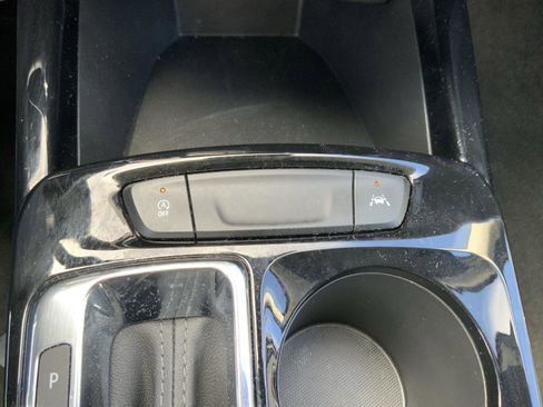 Used 2025 Chevrolet Trax LT FWD image 41