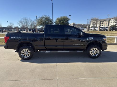 Used 2018 Nissan Titan PRO-4X w/ Pro-4x Convenience Package image 3