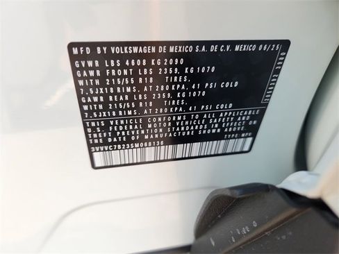 New 2025 Volkswagen Taos SE image 10