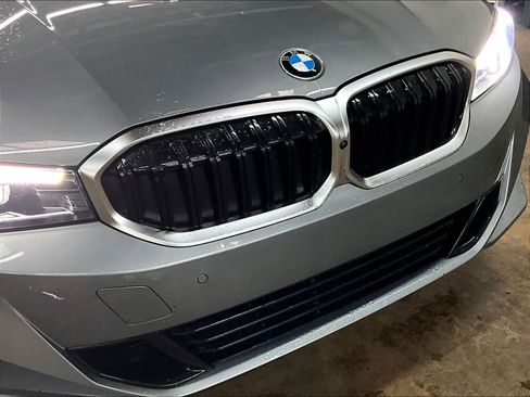 Used 2025 BMW 330i Sedan w/ Premium Package image 31