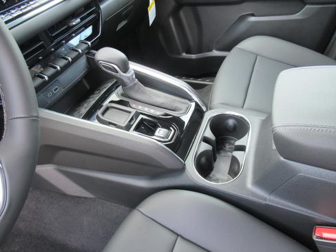 New 2026 GMC Canyon Elevation w/ Convenience Package RWD image 19