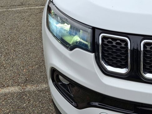 Certified 2023 Jeep Compass Limited image 10