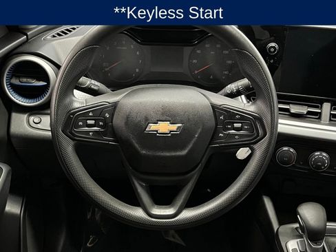 Used 2024 Chevrolet Trax LS w/ LS Convenience Package FWD image 8