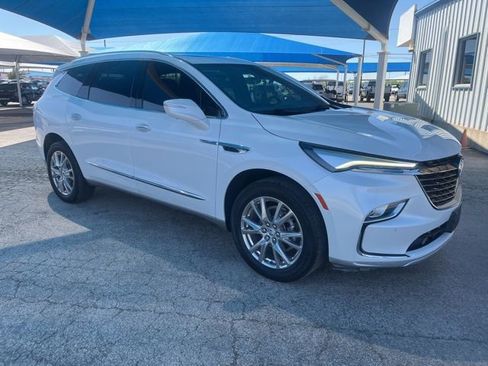 Used 2024 Buick Enclave Premium w/ Experience Buick Package FWD image 3