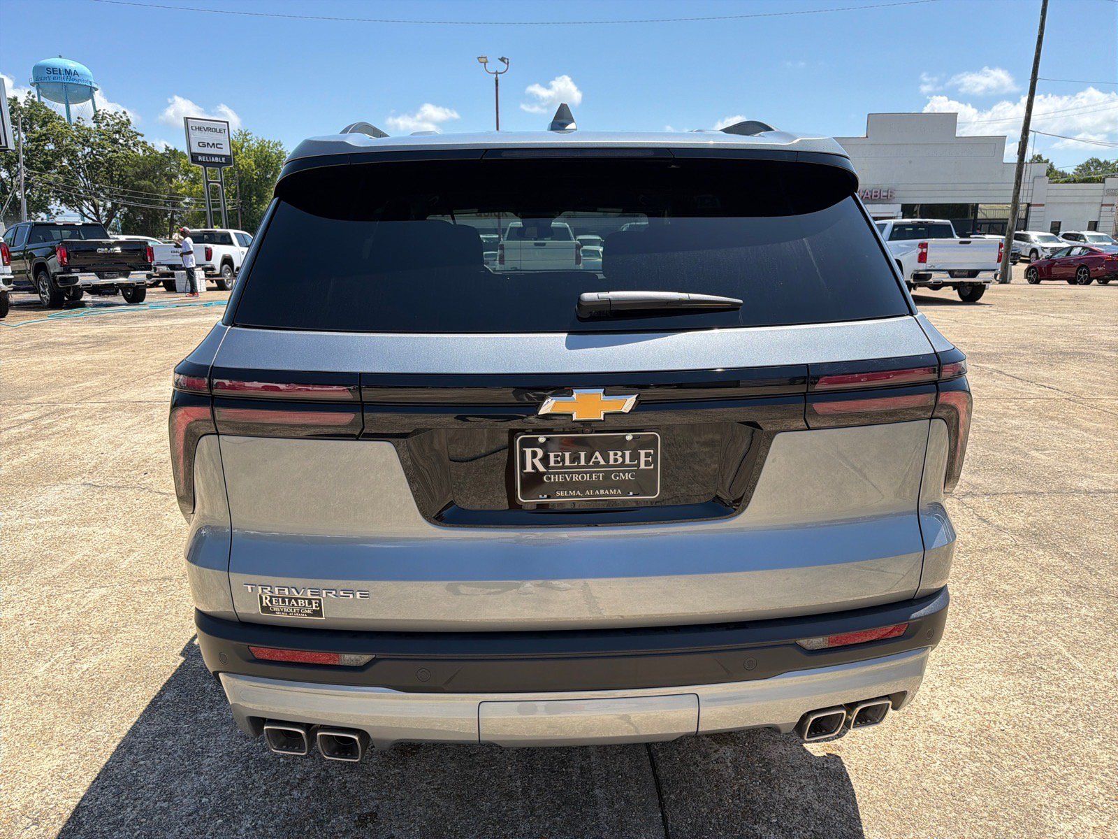 Used 2026 Chevrolet Traverse LT FWD image 5