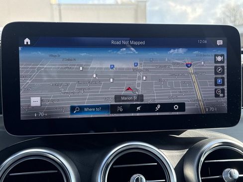 Used 2022 Mercedes-Benz GLC 300 4MATIC w/ AMG Line image 24