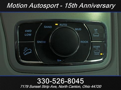 Used 2020 Jeep Grand Cherokee Summit AWD/4WD image 23