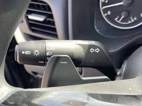 Used 2023 Nissan Rogue SV image 23