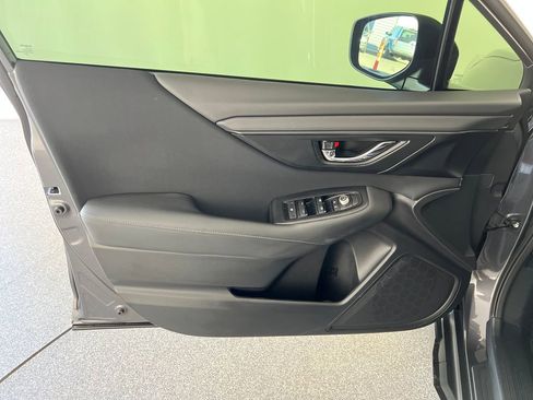 Used 2025 Subaru Outback Premium w/ Popular Package #1A image 12