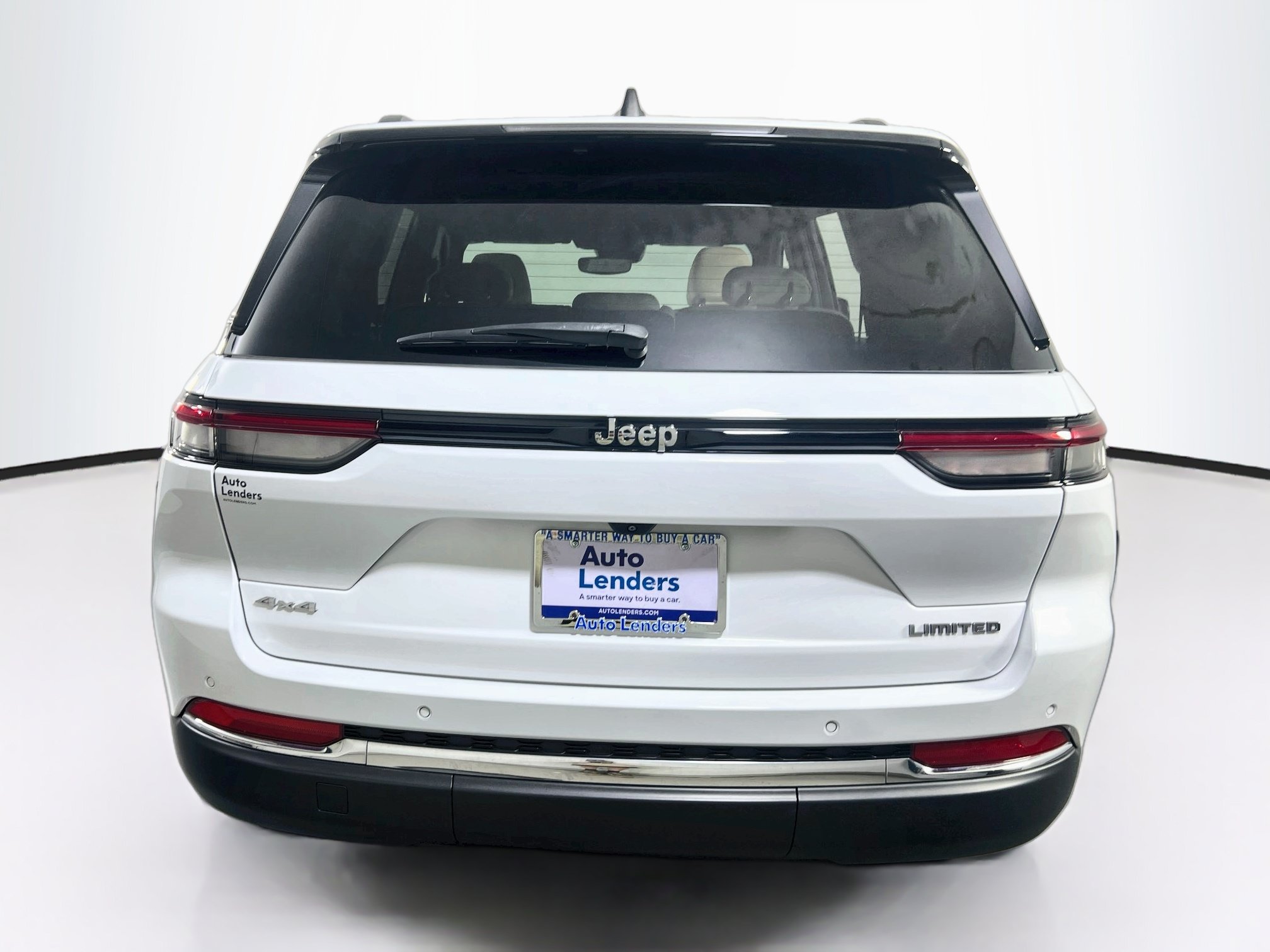 Used 2023 Jeep Grand Cherokee Limited AWD/4WD image 6