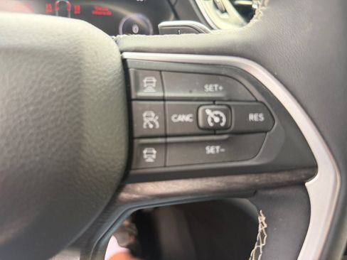 Used 2023 Jeep Grand Cherokee L Limited w/ Luxury Tech Group II AWD/4WD image 19