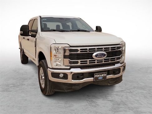 Used 2024 Ford F250 XLT w/ FX4 Off-Road Package image 2