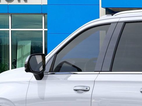 New 2026 Chevrolet Suburban Premier image 12