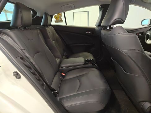 Used 2019 Toyota Prius Prime Advanced image 15