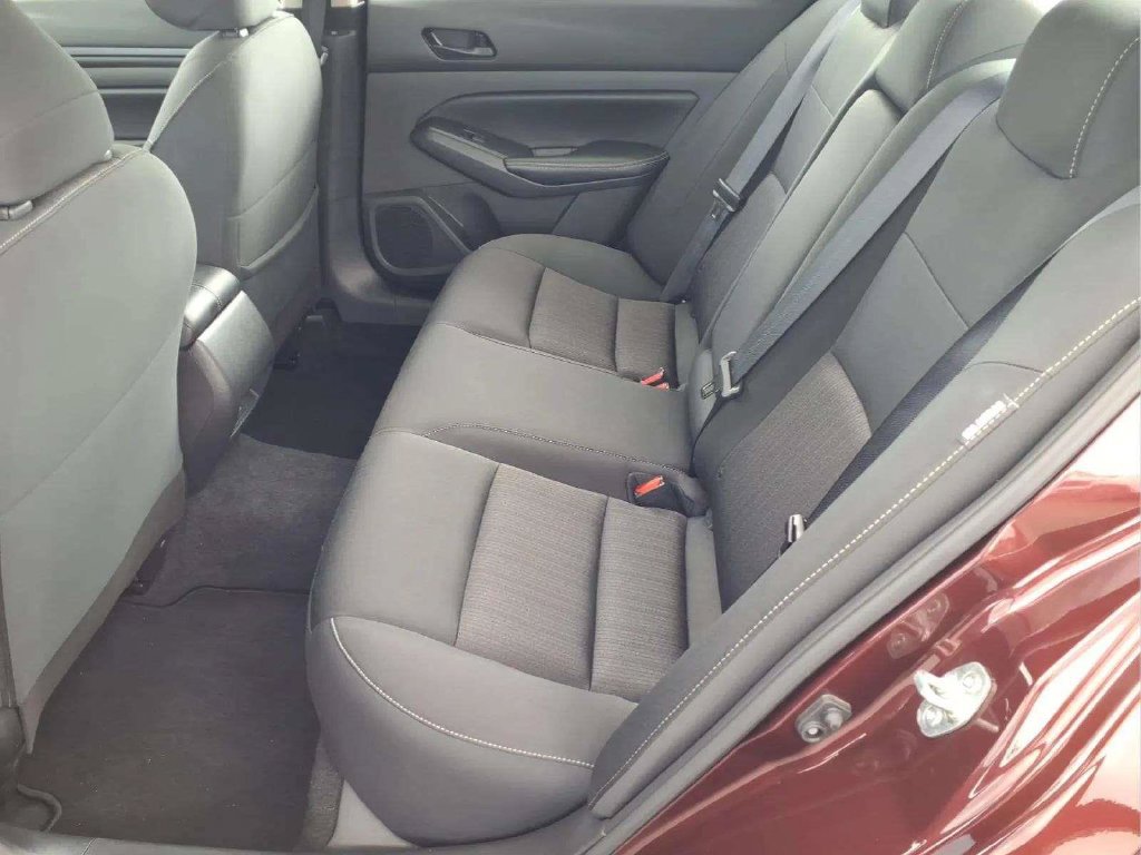 Used 2024 Nissan Altima 2.5 SV FWD image 21