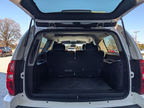 Used 2014 Chevrolet Suburban LTZ image 28