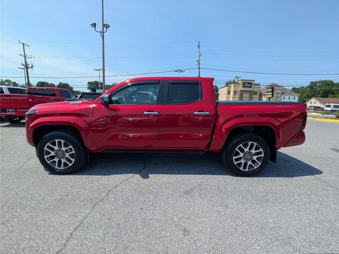 Used 2025 Toyota Tacoma Limited AWD/4WD image 2