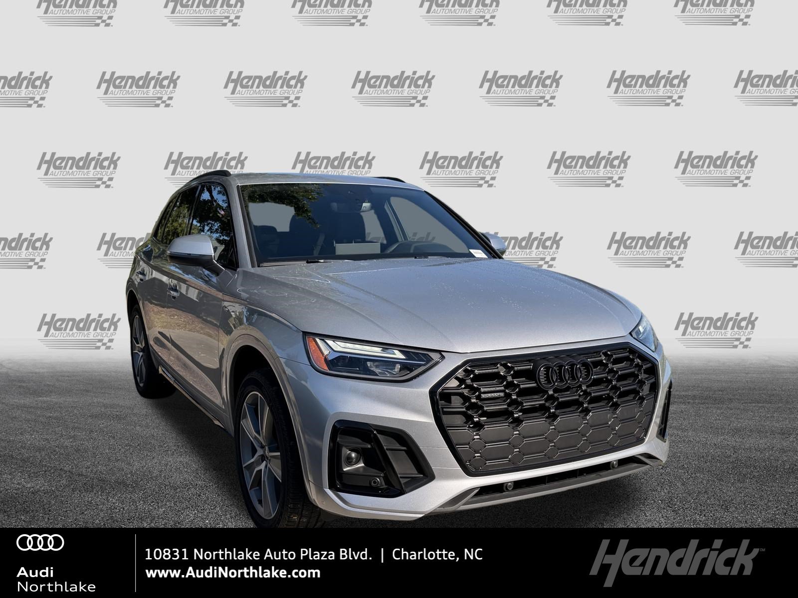 Certified 2025 Audi Q5 2.0T Premium w/ Convenience Plus Package AWD/4WD image 1
