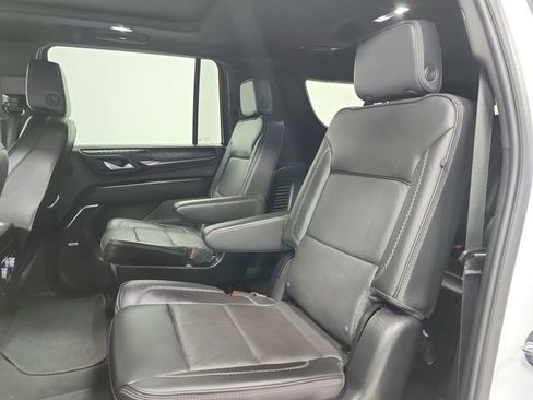 Used 2024 GMC Yukon XL Denali AWD/4WD image 12